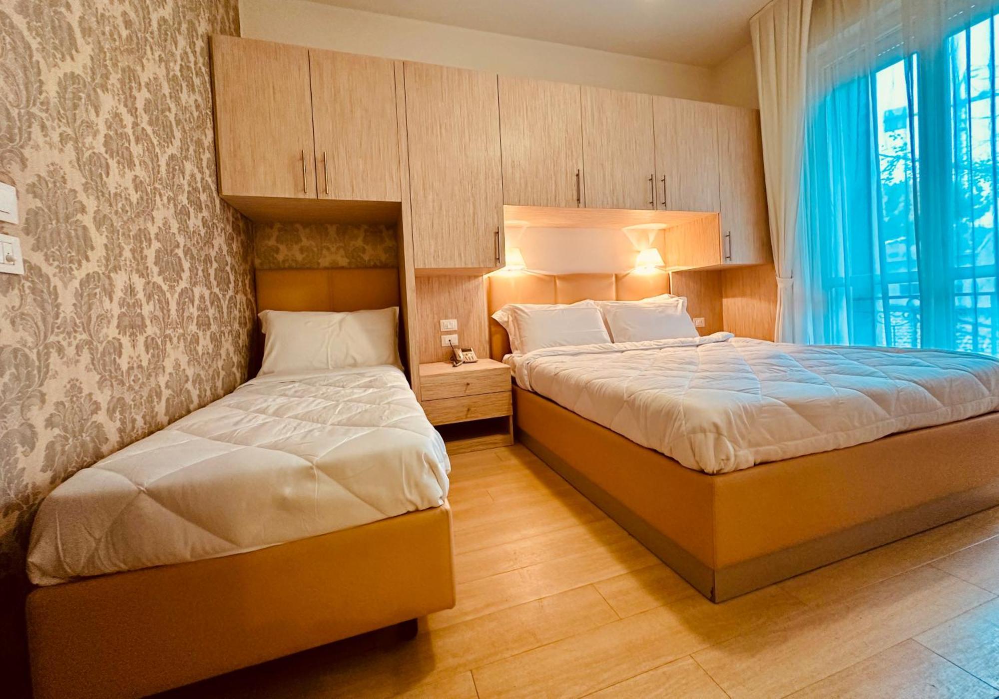 Hotel Miramare - Spa & Suites - Free Breakfast & Brunch Until 13-00 تّشيرفييا الغرفة الصورة